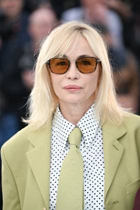77th International Cannes Film Festival Photocall Jury Camera dOr Emmanuelle Beart 77th International Cannes Film Festival photocall Jury Camera dOr 304952 2024 05 15 Cannes France  Copyright: xSergexArnalx xStarfacex STAR_304952_036