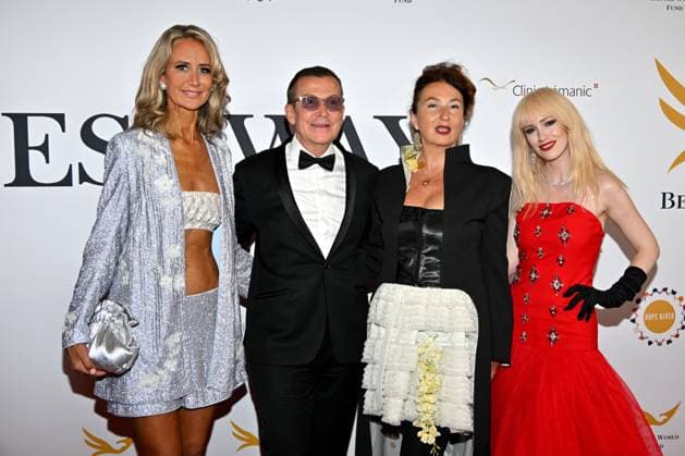 Better World Fund gala evening at the Carlton Hotel in Cannes during the 77th Cannes Film Festival 202 Lady Victoria Hervey and Manuel Collas de la Roche, Founding President of the Better World Fund, and guest during the Better World Fund gala evening at the Carlton Hotel in Cannes during the 77th Cannes Film Festival 2024 on May 15 Bruno Bebert Bestimage Better World Fund gala evening at the Carlton Hotel in Cannes during the 2024 Cannes Film Festival on May 15 Cannes France  Copyright: xBrunoxBebertx xBestimagexBrunoxBebertx xBestimagex