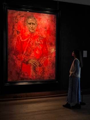 Photograph of the first official portrait of the British king, Charles III, made by the portraitist Jonathan Yeo, where the monarch is seen dressed and wrapped in red, the uniform of the Welsh Guards with which he was appointed colonel in 1975, on display to the public in the London gallery Philip Mold, United Kingdom, 16 May 2024. El retrato oficial de Carlos III, expuesto al público !ACHTUNG: NUR REDAKTIONELLE NUTZUNG!  Copyright: xGuillermoxGarridox GRAF1827 20240516-55013590390_1