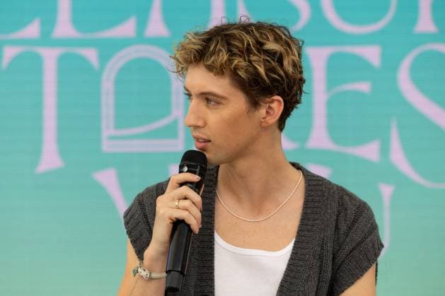Magnum Beach press conference during the 77th Cannes International Film Festival Troye Sivan Magnum Beach press conference during the 77th Cannes International Film Festival on May 16, 2024 Cannes France Jeremy Melloul Magnum Cannes via Bestimage Magnum Beach press conference during the 77th Cannes International Film Festival on May 16, 2024 Cannes France  Copyright: xJeremyxMelloulx xBestimagexJeremyxMelloulx xBestimagex