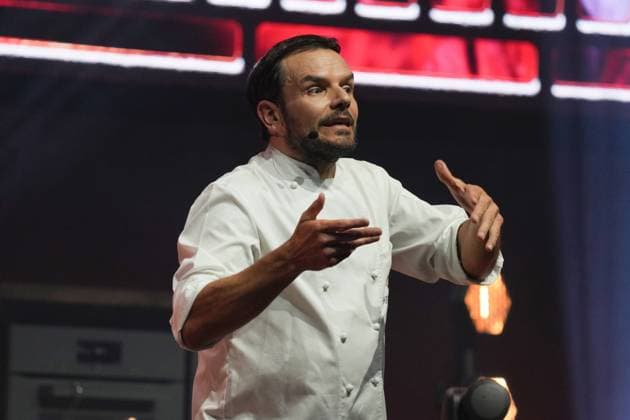 Entertainment Themen der Woche KW20 Entertainment Bilder des Tages Hensslers Schnelle Nummer Steffen Henssler präsentierte: Die Schnelle Nummer Live - Tour 2024 am 16.05.2024 im Mannheimer Rosengarten. Mannheim Rosengarten Baden-Württemberg *** Hensslers Fast Number Steffen Henssler presented The Fast Number Live Tour 2024 on 16 05 2024 in Mannheim Rosengarten Mannheim Rosengarten Baden Württemberg