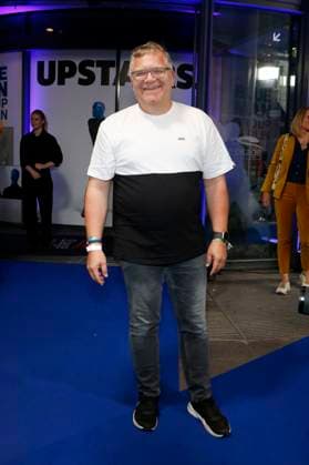 Elton beim 20 Jahre Blue Man Group Event im Stage Bluemax Theater. Berlin, 16.05.2024 *** Elton at the 20th anniversary Blue Man Group event at the Stage Bluemax Theater Berlin, 16 05 2024 Foto:xA.xBuggex xFuturexImagex blue_man_4576