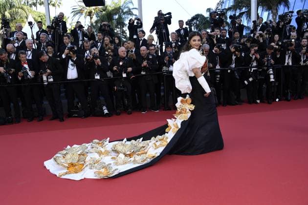 Aishwarya Rai Bachchan bei der MEGALOPOLIS Premiere bei den 77 th Filnfestspielen in Cannes 16.05.2024