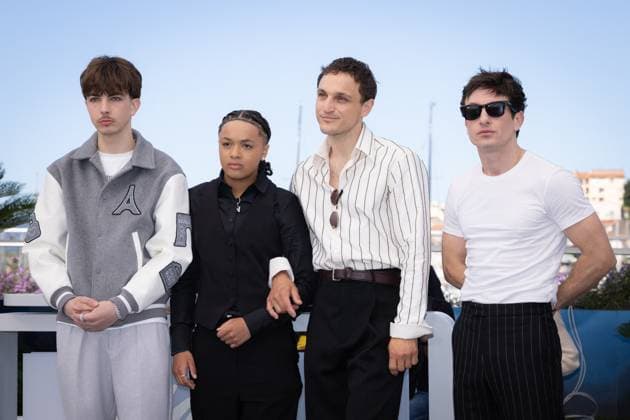 Cannes - Bird Photocall Jason Buda, Nykiya Adams, Franz Rogowski and Barry Keoghan attend the Bird Photocall at the 77th annual Cannes Film Festival at Palais des Festivals on May 17, 2024 in Cannes, France. attends the Bird Photocall at the 77th annual Cannes Film Festival at Palais des Festivals on May 17, 2024 in Cannes, France. ( Photo by Shootpix ABACAPRESS.COM Cannes France  Copyright: xShootpix ABACAx
