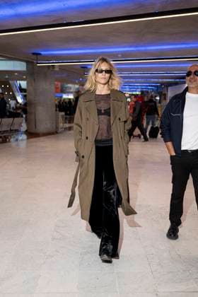 Anja Rubik arrives at Nice airport during the 77th Cannes International Film Festival Anja Rubik arrives at Nice airport during the 77th Cannes International Film Festival May 14 25, 2024 , May 17, 2024 Pierre Perusseau Tiziano Da Silva Bestimage Anja Rubik arrives at Nice airport during the 77th Cannes International Film Festival May 14 25, 2024 , May 17, 2024 Nice France  Copyright: xPierrexPerusseaux xBestimagexPierrexPerusseaux xBestimagex