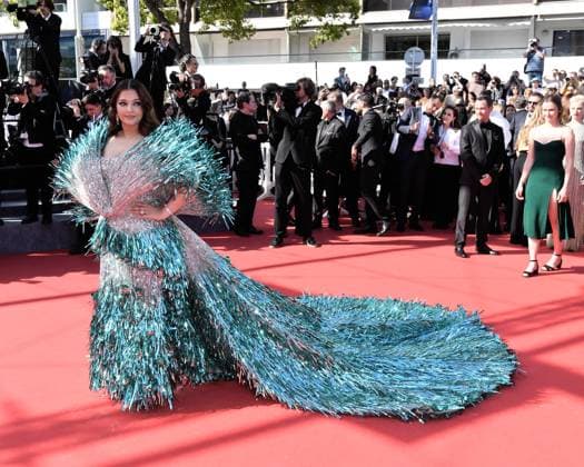 Cannes, 77th Cannes Film Festival 2024, day 4 - Red carpet film Kinds of Kindness Cannes, 77th Cannes Film Festival 2024, Red carpet film Kinds of Kindness In the photo: Aishwarya Rai Bachchan Cannes France  Copyright: xIPA ABACAx
