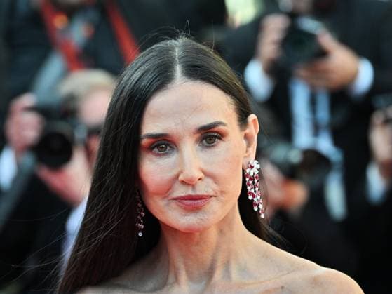 Cannes, France: Cannes, 77th Cannes Film Festival 2024, Fourth Evening - red carpet of the film Kinds of Kindness - In the photo: Demi Moore Cannes France  - ZUMAp169 20240517_zea_p169_637 Copyright: xManuelexMangiarottix
