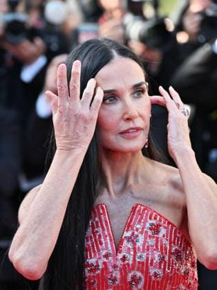 Cannes, France: Cannes, 77th Cannes Film Festival 2024, Fourth Evening - red carpet of the film Kinds of Kindness - In the photo: Demi Moore Cannes France  - ZUMAp169 20240517_zea_p169_644 Copyright: xManuelexMangiarottix