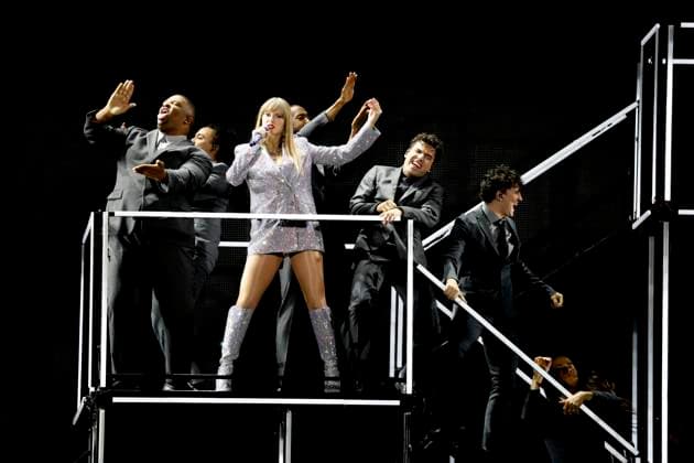 Entertainment Themen der Woche KW20 Entertainment Bilder des Tages Taylor Swift Konzert in Stockholm STOCKHOLM, SWEDEN 20240517 Taylor Swift performs at Friends Arena on Friday night. It is the first of three concerts during the ongoing tour The Eras Tour held in Stockholm, Sweden 17 May 2024. *** EDITORIAL USE ONLY *** STOCKHOLM Sweden x10430x *** STOCKHOLM, SWEDEN 20240517 Taylor Swift performs at Friends Arena on Friday night It is the first of three concerts during the ongoing tour The Eras Tour held in Stockholm, Sweden 17 May 2024 EDITORIAL USE ONLY STOCKHOLM Sweden x10430x  Copyright: xChristinexOlsson TTx TAYLOR SWIFT CONCERT STOCKHOLM 4ANGFuOZQ98