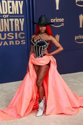 May 15, 2024, Frisco, Tx, USA: Tanner Adell attends the 59th Academy of Country Music Awards at Omni Frisco Hotel at The Star on May 16, 2024 in Frisco, Texas. Frisco USA - ZUMAs181 20240515_zea_s181_199 Copyright: xOzziexBx