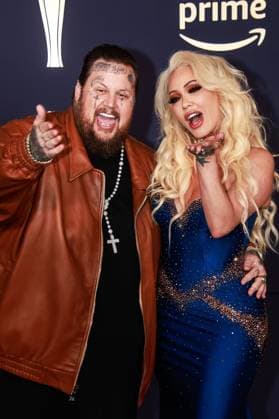 May 16, 2024, Frisco, Tx, USA: Jelly Roll and Bunnie XO attends the 59th Academy of Country Music Awards at Omni Frisco Hotel at The Star on May 16, 2024 in Frisco, Texas. Frisco USA - ZUMAs181 20240516_zea_s181_213 Copyright: xOzziexBx
