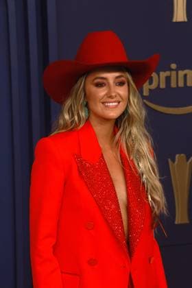 May 16, 2024, Frisco, Tx, USA: Lainey Wilson attends the 59th Academy of Country Music Awards at Omni Frisco Hotel at The Star on May 16, 2024 in Frisco, Texas. Frisco USA - ZUMAs181 20240516_zea_s181_224 Copyright: xOzziexBx