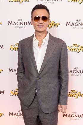 magnum day2 photocall Julian McMahon Magnum Beach photocall The Surfer party during the 77th Cannes International Film Festival on May 17, 2024 Cannes France Jeremy Melloul Magnum Cannes via Bestimage Magnum Beach photocall The Surfer party during the 77th Cannes International Film Festival on May 17, 2024 Cannes France  Copyright: xJeremyxMelloulx xMagnumxCannesxviaxBestimagexJeremyxMelloulx xMagnumxCannesxviaxBestimagex