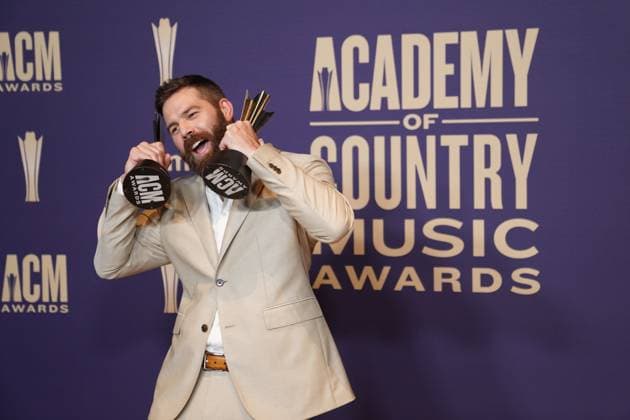 May 16, 2024, Frisco, Texas, United States: Jordan Davis, winner of the Song of the Year award for Next Thing You Know poses with their prizes in the press room during the 59th Academy of Country Music Awards Ceremony at The Ford Center at the Star. Frisco United States - ZUMAe321 20240516_zea_e321_006 Copyright: xJavierxVicenciox xEyepixxGroupx