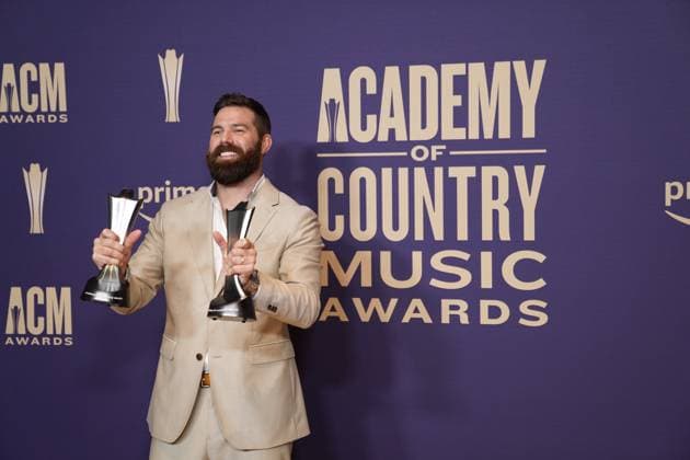 May 16, 2024, Frisco, Texas, United States: Jordan Davis, winner of the Song of the Year award for Next Thing You Know poses with their prizes in the press room during the 59th Academy of Country Music Awards Ceremony at The Ford Center at the Star. Frisco United States - ZUMAe321 20240516_zea_e321_015 Copyright: xJavierxVicenciox xEyepixxGroupx