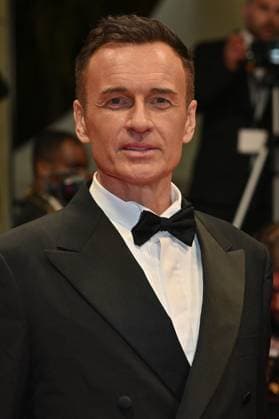 Cannes 2024 Premiere The Surfer Julian McMahon attending the premiere of the movie The Surfer during the 77th Cannes Film Festival in Cannes, France on May 17, 2024. Photo by Julien Reynaud APS-Medias ABACAPRESS.COM Cannes France  Copyright: xReynaudxJulien APS-Medias ABACAx
