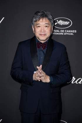 B Photocall du diner TrophÃ e Chopard au Carlton Beach lors du 77eme Festival International du Film de Cannes Hirokazu Kore eda Photocall du diner TrophÃ e Chopard au Carlton Beach lors du 77eme Festival International du Film de Cannes Le 17 mai 2024 Olivier Borde Bestimage Photocall of the dinner Chopard Trophy during the 77th annual Cannes Film Festival at Carlton Beach On May 17th 2024 Cannes France  Copyright: xOLIVIERxBORDEx xBESTIMAGExOLIVIERxBORDEx xBESTIMAGEx