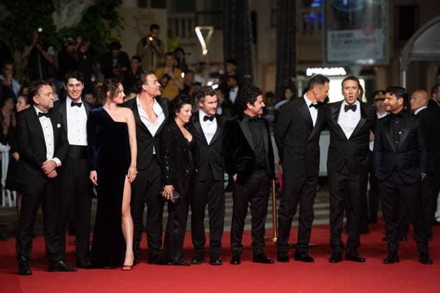 Cannes The Surfer Premiere Leonora Darby, Robert Connolly, Justin Rosniak, Alexander Bertrand, Nicolas Cage, Lorcan Finnegan, Brunella Cocchiglia, Thomas Martin and Julian McMahon attending The Surfer Premiere as part of the 77th Cannes International Film Festival in Cannes, France on May 17, 2024. Photo by Aurore Marechal ABACAPRESS.COM Cannes France  Copyright: xMarechalxAurore ABACAx