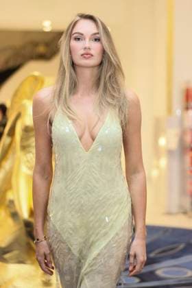 Cannes - Romee Stridj Exits The Martinez Romee Strijd is spotted at Hotel Martinez during the 77th Cannes Film Festival in Cannes, France on May 17, 2024. Photo by Marco Piovanotto ABACAPRESS.COM Cannes France  Copyright: xPiovanottoxMarco ABACAx