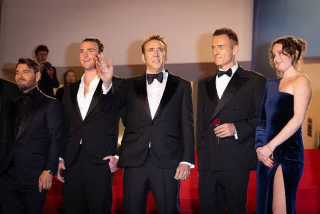 Cannes - The Surfer Screening Austen Wilmot, Robert Connolly, a guest, Justin Rosniak, Alexander Bertrand, Nicolas Cage, Julian McMahon, Leonora Darby, Lorcan Finnegan, Brunella Cocchiglia and Thomas Martin attend the The Surfer Red Carpet at the 77th annual Cannes Film Festival at Palais des Festivals on May 17, 2024 in Cannes, France. Photo by Shootpix ABACAPRESS.COM Cannes France Copyright: xShootpix ABACAx