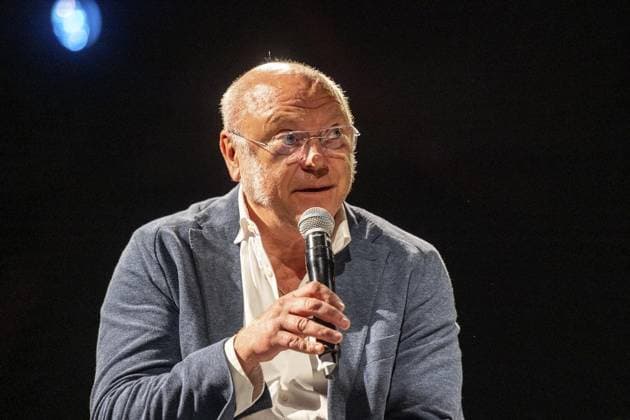 In Moers Moers Festival 2024 , 1. Tag. ** NUR FÜR REDAKTIONELLE ZWECKE ** EDITORIAL USE ONLY **<p>Dr. Ulrich Schneider, Geschäftsführer des Paritätischen Wohlfahrtsverbandes, spricht am Freitag, den 17. Mai 2024, in Moers in der Enni Eventhalle an der Filder Straße. . Moers Festival 2024 , 1. Tag. Politische Diskussion - Anna Hüsch im Gespräch mit Dr. Ulrich Schneider. Moers Copyright: VolkerxHerold *** In Moers Moers Festival 2024 , 1 day FOR EDITORIAL PURPOSES ONLY EDITORIAL USE ONLY p Dr Ulrich Schneider, Managing Director of the Paritätischer Wohlfahrtsverband, will speak on Friday, 17 May 2024, in Moers at the Enni Eventhalle on Filder Straße Moers Festival 2024 , 1 day Political discussion Anna Hüsch in conversation wi Copyright: VolkerxHerold doc7vh7wux0o7o1gzz3qbzz ,EDITORIAL USE ONLY
