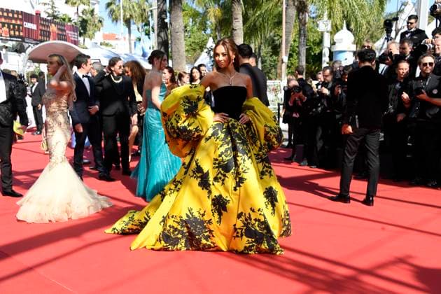 Kylie Verzosa bei der KINDS OF KINDNESS Premiere bei den 77 th Filnfestspielen in Cannes 17.05.2024