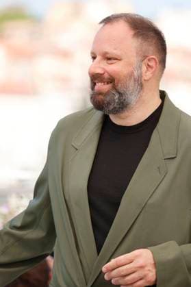 Yorgos Lanthimos beim Photocall zum Kinofilm Kinds of Kindness auf dem Festival de Cannes 2024 77. Internationale Filmfestspiele von Cannes am Palais des Festivals. Cannes, 18.05.2024
