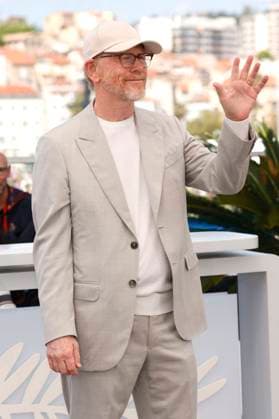Ron Howard beim Photocall zum Dokumentarfilm Jim Henson: Idea Man auf dem Festival de Cannes 2024 77. Internationale Filmfestspiele von Cannes am Palais des Festivals. Cannes, 18.05.2024