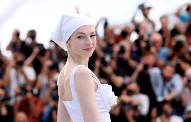 Entertainment Themen der Woche KW20 Photocall du film Kinds of Kindness lors du 77eme Festival International du Film de Cannes Hunter Schafer Photocall du film Kinds of Kindness lors du 77eme Festival International du Film de Cannes le 18 mai 2024 Jacovides Moreau Bestimage Photocall for the film Kinds of Kindness at the 77th Cannes International Film Festival on 18 May 2024 Cannes France  Copyright: xJACOVIDES-MOREAUx xBESTIMAGExJACOVIDES-MOREAUx xBESTIMAGEx