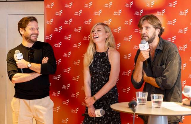 CANNES 20230518 Director Ruben Östlund presented the actors Kirsten Dunst and Daniel Brühl who appear in his new film The Entertainment system is down at Film I Västs press conference during the Film Festival in Canned on May 18, 2024 CANNES FRANCE x12035x  Copyright: xChristinaxKronÃ r TTx FILMFESTIVALEN I CANNES c5MK0Lsp3wo