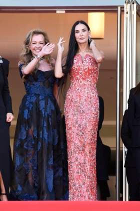 Caroline Scheufele und Demi Moore bei der Kind of Kindness Film Premiere am 17.05.2024 in Cannes Cannes Film Festival 2024 -Kind of Kindness Filmpremiere