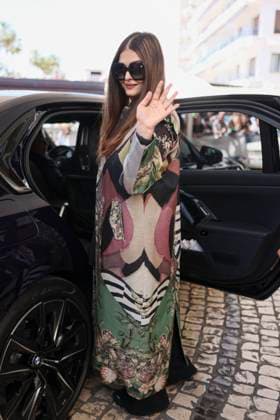 Entertainment Bilder des Tages Cannes - Aishwarya Rai At Martinez Hotel Aishwarya Rai is spotted at Martinez Hotel during 77th Cannes Film Festival in Cannes, France on May 18, 2024. Photo by Marco Piovanotto Abacapress.com  Copyright: xPiovanottoxMarco ABACAx