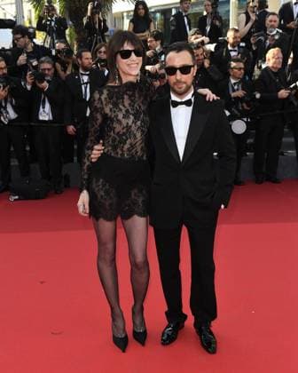 Cannes, 77th Cannes Film Festival 2024, Red carpet film Emilia PÃ rez In the photo: Charlotte Gainsbourg, Anthony Vaccarello  Copyright: xAlbertoxTerenghix xipa-agency.nex xPoolxPhotoxEventsx03x IPA_Agency_IPA46232490