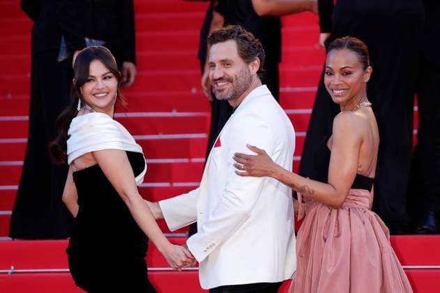 Selena Gomez, Edgar Ramirez und Zoe Saldana bei der Premiere des Kinofilms Emilia Perez auf dem Festival de Cannes 2024 77. Internationale Filmfestspiele von Cannes im Palais des Festivals. Cannes, 18.05.2024