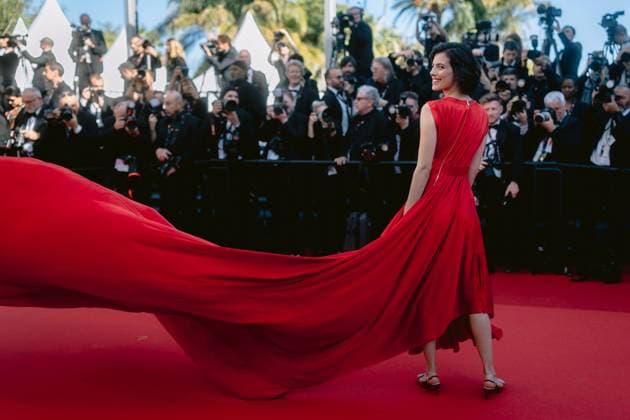 Bilder des Jahres 2024, Entertainment 05 Mai Entertainment Themen der Woche KW20 77eme Festival International du Film de Cannes Montee des marches du film Emilia Perez 77th International Cannes Film Festival Red carpet of Emilia Perez movie 305144 2024 05 18 Alpes Maritimes Cannes France  Copyright: xTerencexBaelenx STAR_305144_003