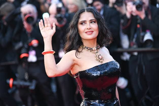 77eme Festival International du Film de Cannes Marche du film Emilia Perez 77th International Cannes Film Festival Red carpet of Emilia Perez movie Festival de Cannes 2024 77e Ã dition Montee Emilia Perez Salma Hayek 305160 2024 05 18 Cannes France  Copyright: xLionelxGuericolas MPPx STAR_305160_075