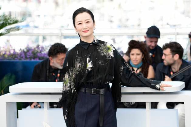 CANNES, FRANCE MAY 19 G D Zhao TAO, actress, during the photocall of the film Caught by the tides competing at the 77th Cannes Film Festival at the Palais des Festivals on May 19, 2024 in Cannes, France CELEBRITES 77eme Festival de Cannes Photocall 19 05 2024 ValentinaClaret Panoramic 