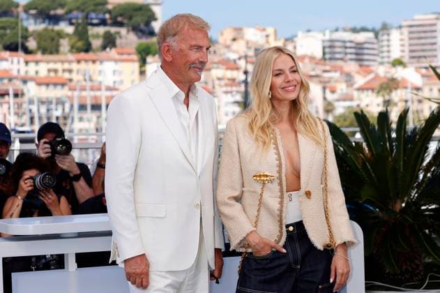 Kevin Costner und Sienna Miller beim Photocall zum Kinofilm Horizon: An American Saga auf dem Festival de Cannes 2024 77. Internationale Filmfestspiele von Cannes am Palais des Festivals. Cannes, 19.05.2024