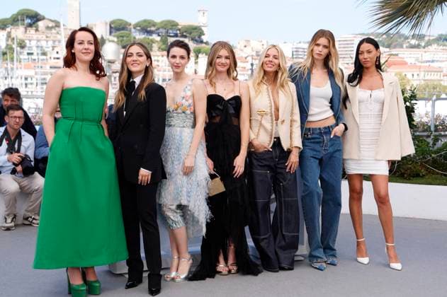 Jena Malone, Isabelle Fuhrman, Ella Hunt, Georgia MacPhail, Sienna Miller, Abbey Lee Kershaw und WasÃ Chief beim Photocall zum Kinofilm Horizon: An American Saga auf dem Festival de Cannes 2024 77. Internationale Filmfestspiele von Cannes am Palais des Festivals. Cannes, 19.05.2024