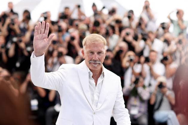 Photocall du film Horizon An American Saga lors du 77eme Festival International du Film de Cannes Kevin Costner Photocall du film Horizon An American Saga lors du 77eme Festival International du Film de Cannes le 19 mai 2024 Jacovides Moreau Bestimage Photocall for the film Horizon An American Saga at the 77th Cannes International Film Festival on 19 May 2024 Cannes France  Copyright: xJACOVIDES-MOREAUx xBESTIMAGExJACOVIDES-MOREAUx xBESTIMAGEx