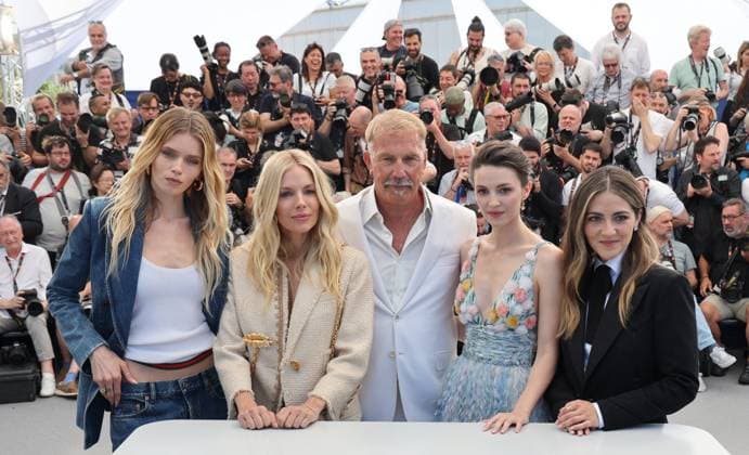 Photocall du film Horizon An American Saga lors du 77eme Festival International du Film de Cannes Abbey Lee Kershaw, Sienna Miller, Kevin Costner, Ella Hunt, Isabelle Fuhrman Photocall du film Horizon An American Saga lors du 77eme Festival International du Film de Cannes le 19 mai 2024 Jacovides Moreau Bestimage Photocall for the film Horizon An American Saga at the 77th Cannes International Film Festival on 19 May 2024 Cannes France  Copyright: xJACOVIDES-MOREAUx xBESTIMAGExJACOVIDES-MOREAUx xBESTIMAGEx