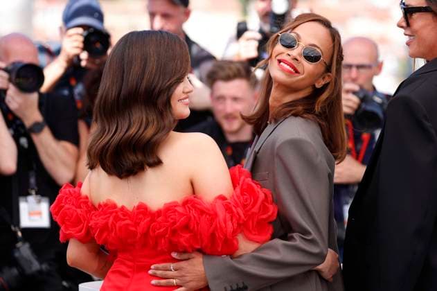 Selena Gomez und Zoe Saldana beim Photocall zum Kinofilm Emilia Perez auf dem Festival de Cannes 2024 77. Internationale Filmfestspiele von Cannes am Palais des Festivals. Cannes, 19.05.2024