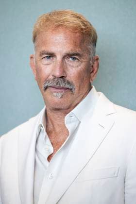 Kevin Costner poses during his decoration of the Ordre des Arts et des Lettres medal during the 77th Cannes International Film Festival Kevin Costner poses during his decoration of the Ordre des Arts et des Lettres medal during the 77th Cannes International Film Festival on May 19, 2024 Olivier Borde Bestimage Kevin Costner poses during his decoration of the Ordre des Arts et des Lettres medal during the 77th Cannes International Film Festival on May 19, 2024 Cannes France  Copyright: xOLIVIERxBORDEx xBESTIMAGExOLIVIERxBORDEx xBESTIMAGEx