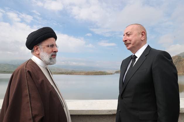 Bilder des Jahres 2024, News 05 Mai News Themen der Woche KW20 News Bilder des Tages Aserbaidschan, Ebrahim Raisi trifft Ilham Alijew May 19, 2024, Jabrayil, Azerbaijan: Iranian President EBRAHIM RAISI (L) and Azerbaijan President ILHAM ALIYEV (R) visit various parts of the dam s crest. Raisi and Aliyev visited the construction site of the Qiz Qalasi joint dam at the zero point of the border on the Aras River on Sunday morning. They toured the various parts of the dam, were briefed by those involved in the project implementation, and were informed about the construction details and the benefits of its operation. Jabrayil Azerbaijan - ZUMAi98_ 20240519_zih_i98_007 Copyright: xIranianxPresidencyx