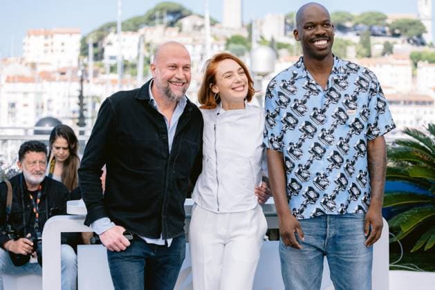 77eme Festival International du Film de Cannes Photocall du film Le Proces du Chien 77th International cannes Film Festival Photocall with Le Proces du Chien 305199 2024 05 19 Alpes Maritimes Cannes France Dosch, Laetitia Zadi, Jean Pascal Damiens, Francois  Copyright: xTerencexBaelenx STAR_305199_007