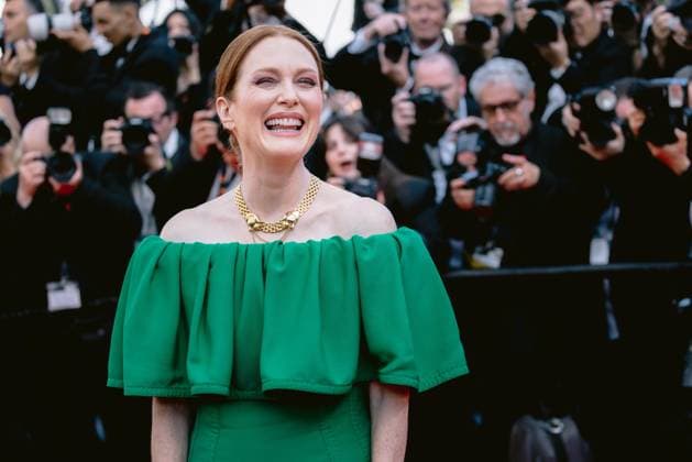 77eme Festival International du Film de Cannes Montee des marches du film Horizon An American Saga 77th International Cannes Film Festival Red carpet of Horizon An American Saga movie 305193 2024 05 19 Alpes Maritimes Cannes France Moore, Julianne  Copyright: xTerencexBaelenx STAR_305193_046