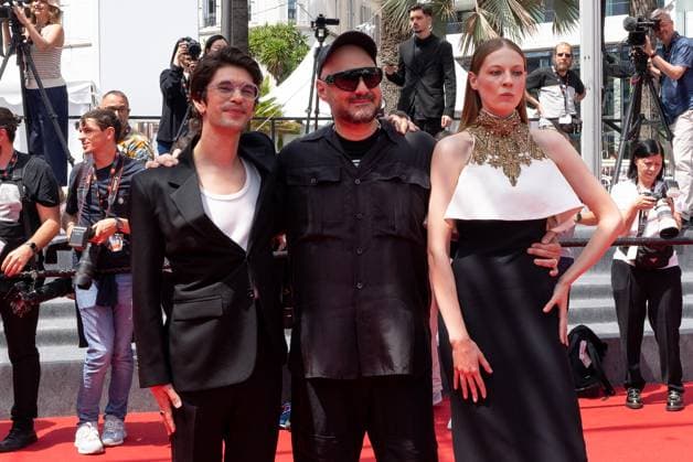 77eme Festival International du Film de Cannes Montee des marches du film Limonov 19 mai 77th International Cannes Film Festival Red carpet of Limonov movie 305202 2024 05 16 Serebrennikov, Kirill Mirochnitchenko, Viktoria Whishaw, Ben  Copyright: xEstellexCarlierx xStarfacex STAR_305202_016