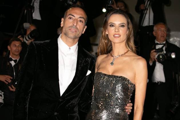 77eme Festival International du Film de Cannes Marches du film The Substance 77th Cannes Film Festival Red carpet of the film The substance Alessandra Ambrosio 305207 2024 05 19 Cannes France  Copyright: xIsabellexVautierx xStarfacex STAR_305207_143