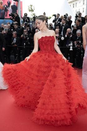 Cannes - Horizon: An American Saga Screening Isabelle Fuhrman attends the Horizon: An American Saga Red Carpet at the 77th annual Cannes Film Festival at Palais des Festivals on May 19, 2024 in Cannes, France. Photo by David Niviere ABACAPRESS.COM Cannes France  Copyright: xNivierexDavid ABACAPRESS.COMx
