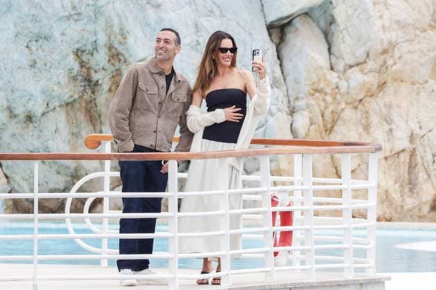 Alessandra Ambrosio At Eden Roc - Antibes Alessandra Ambrosio and Mohammed Al Turki enjoying at the Eden Roc hotel, in Antibes, France, on May 20, 2024, during the 77th Annual Cannes Film Festival. Photo by ABACAPRESS.COM Antibes France  Copyright: xABACAx
